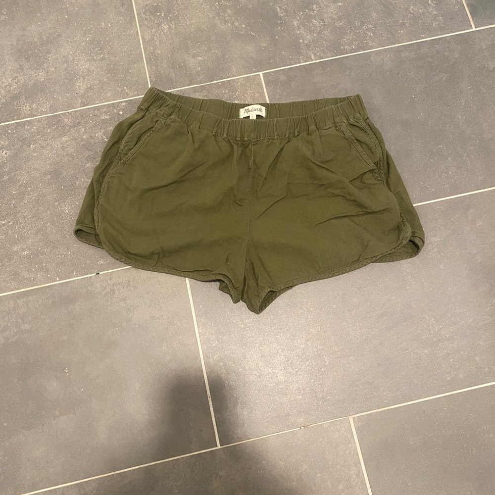 Madewell Khaki Shorts (Olive)